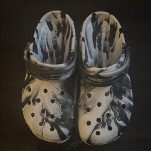 CROCS women’s Monochrome Clogs